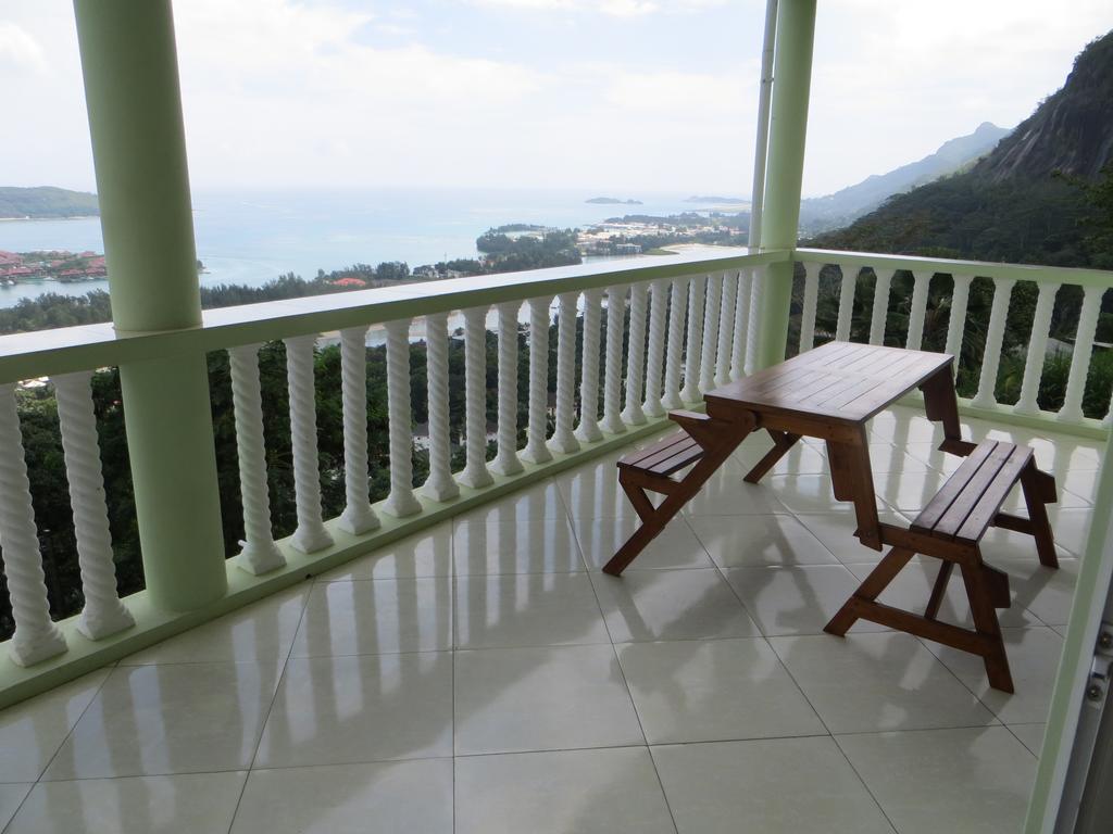 Eden Panoramic Hotel Виктория Екстериор снимка